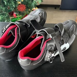 Peloton cycling shoes
